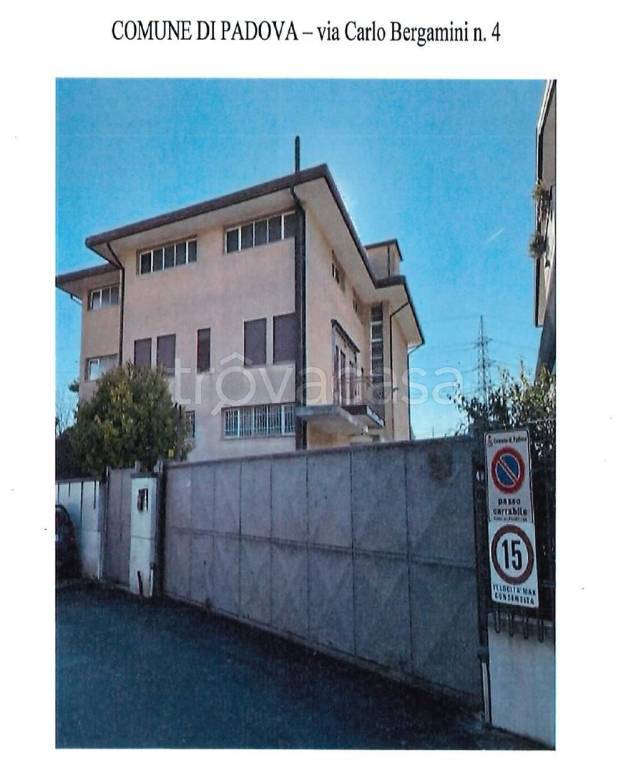 locale commerciale in vendita a Padova in zona Mortise