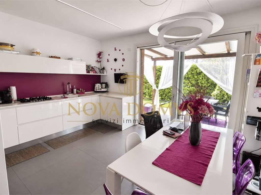 casa indipendente in vendita a Padova in zona Pontevigodarzere