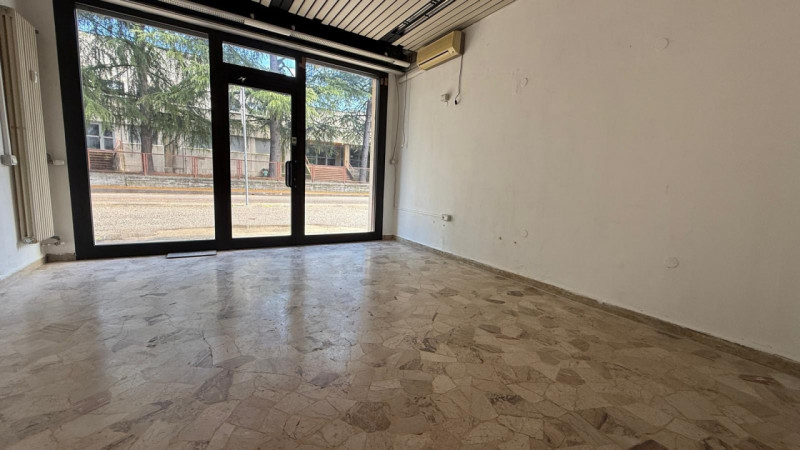 negozio in vendita a Padova in zona San Carlo