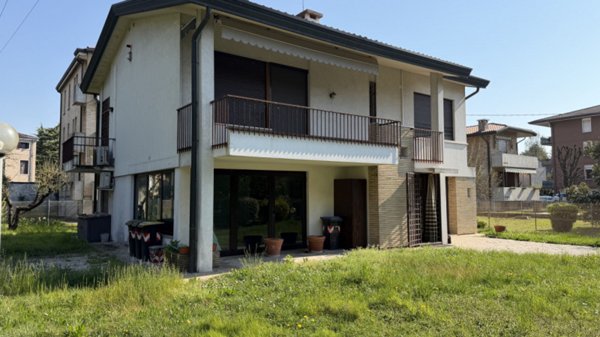 casa indipendente in vendita a Padova in zona Ponte di Brenta