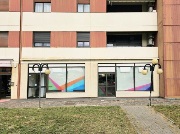 negozio in vendita a Padova in zona San Carlo