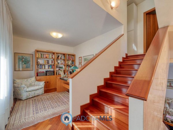 casa indipendente in vendita a Padova in zona Sant'Osvaldo / Santa Rita