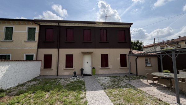casa indipendente in vendita a Padova in zona Pontevigodarzere