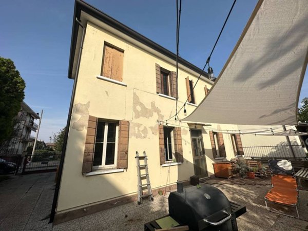 casa indipendente in vendita a Padova in zona Arcella