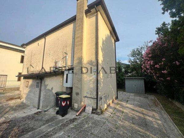 casa indipendente in vendita a Padova in zona Montà