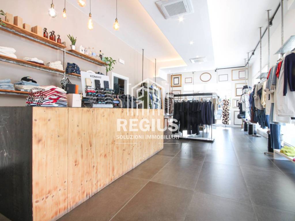 negozio in vendita a Padova in zona San Carlo
