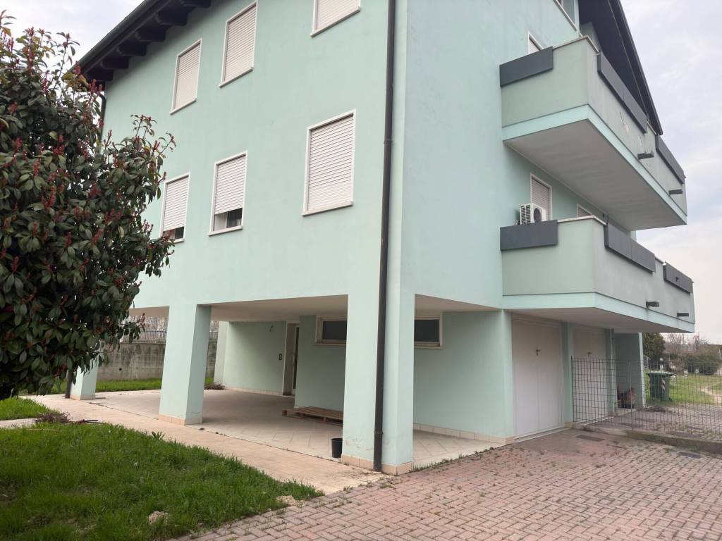 appartamento in vendita a Padova in zona Montà
