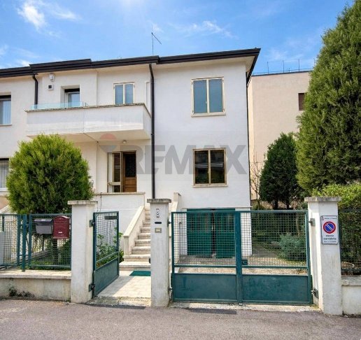casa indipendente in vendita a Padova in zona Savonarola