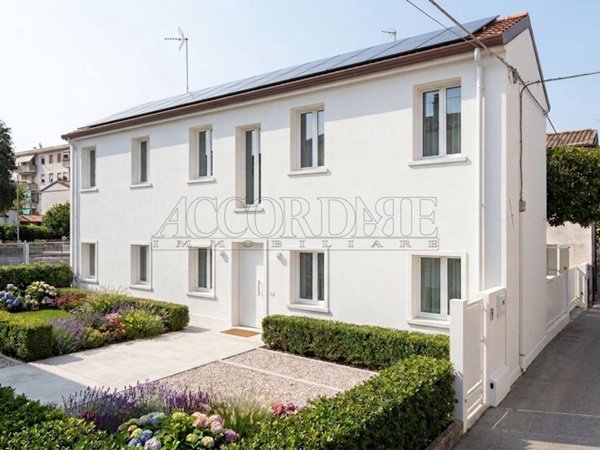 casa indipendente in vendita a Padova in zona San Carlo