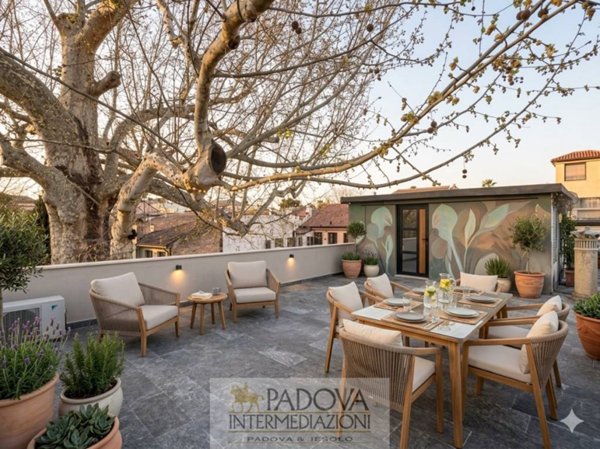 casa indipendente in vendita a Padova in zona Centro Storico