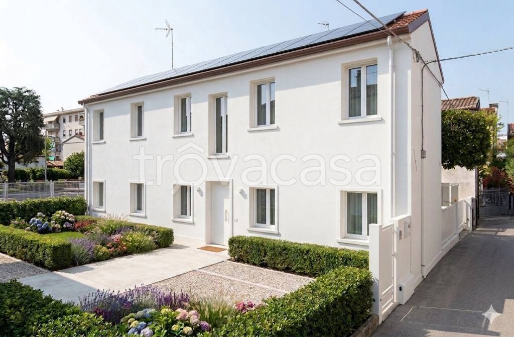 casa indipendente in vendita a Padova in zona San Carlo