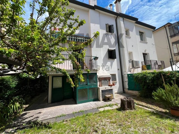 casa indipendente in vendita a Padova in zona Centro Storico