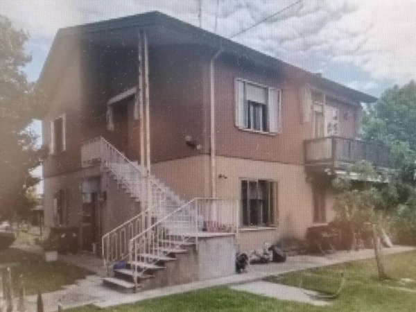 casa indipendente in vendita a Padova in zona Sant'Osvaldo / Santa Rita