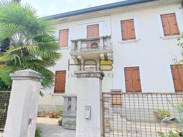casa indipendente in vendita a Padova in zona Sant'Osvaldo / Santa Rita