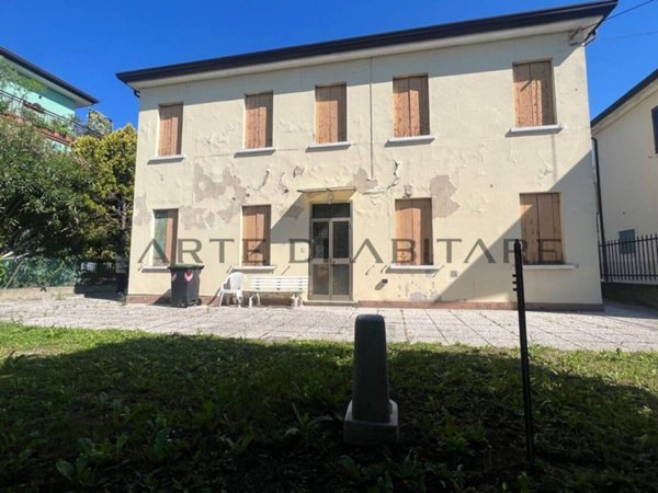 casa indipendente in vendita a Padova in zona Montà