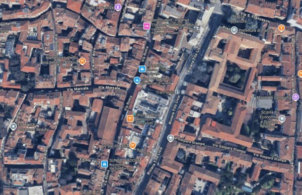 negozio in vendita a Padova in zona Centro Storico