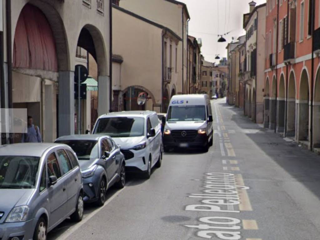 negozio in vendita a Padova in zona Savonarola