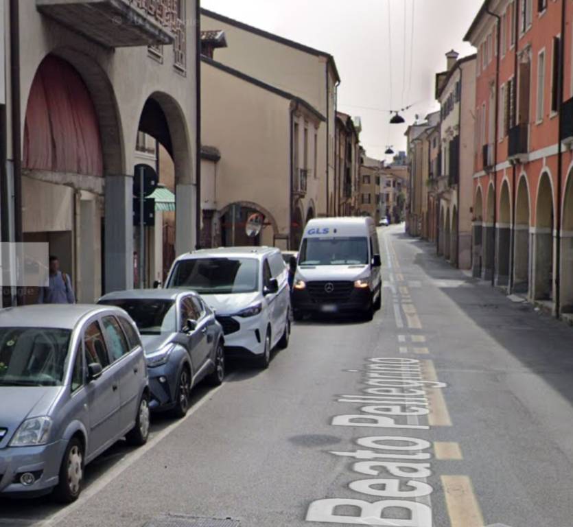 negozio in vendita a Padova in zona Savonarola