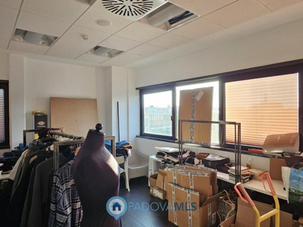 ufficio in vendita a Padova in zona San Lazzaro