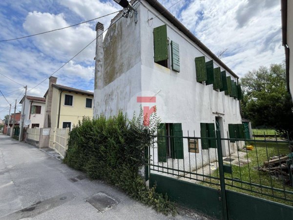casa indipendente in vendita a Padova in zona Arcella