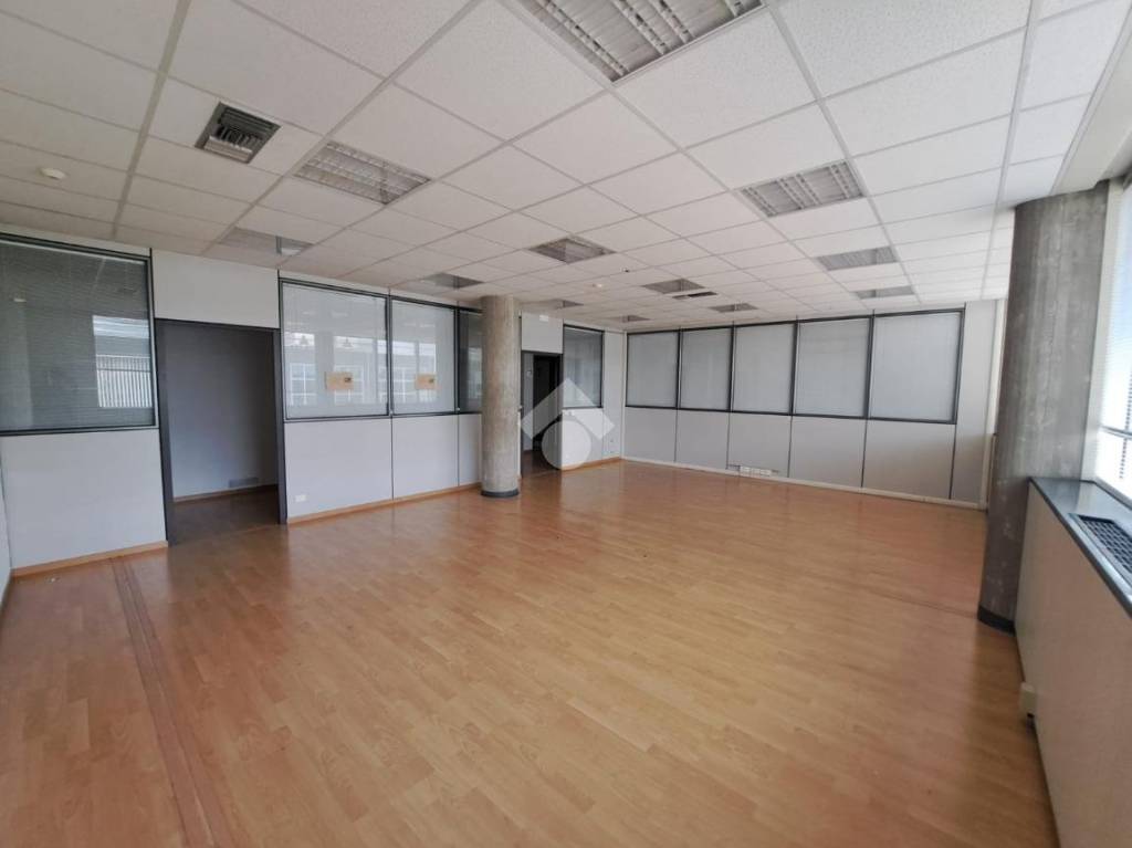 ufficio in vendita a Padova in zona Stanga