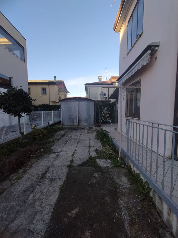 casa indipendente in vendita a Padova in zona Guizza