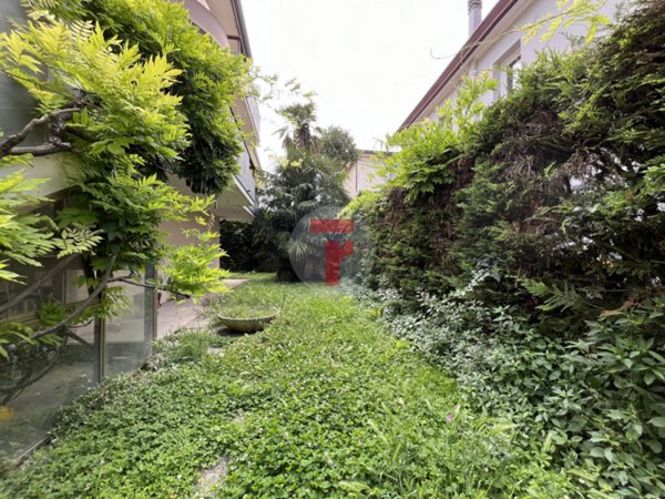 casa indipendente in vendita a Padova in zona Arcella