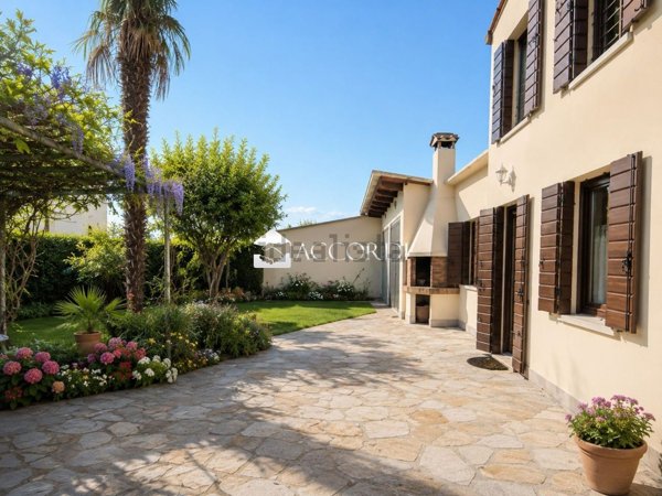 casa indipendente in vendita a Padova