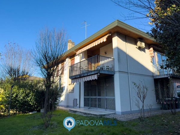 casa indipendente in vendita a Padova in zona San Lazzaro