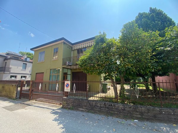 casa indipendente in vendita a Padova in zona Forcellini / Terranegra