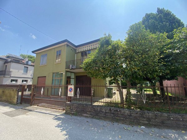 casa indipendente in vendita a Padova in zona Forcellini / Terranegra