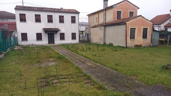 quadrivano in vendita a Padova in zona Brentelle