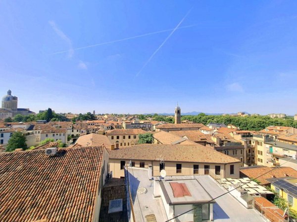 appartamento in vendita a Padova in zona Centro Storico