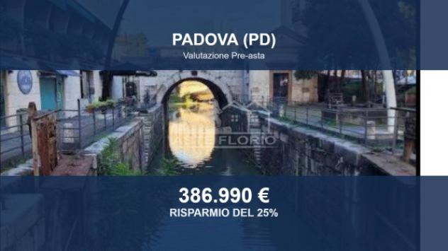 negozio in vendita a Padova in zona Centro Storico