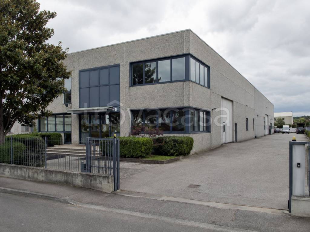 locale commerciale in vendita a Padova in zona Camin / Granze