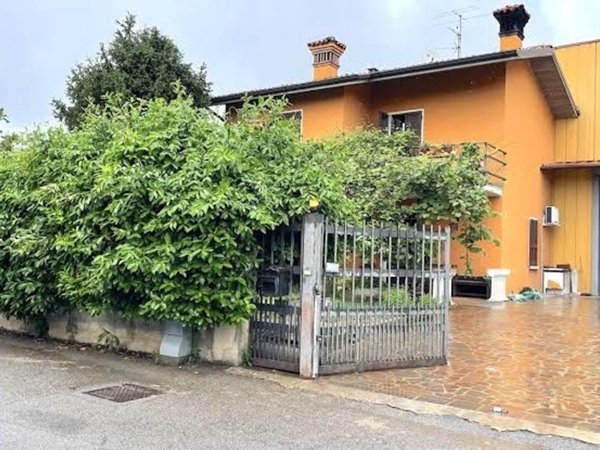 casa indipendente in vendita a Padova in zona Bassanello