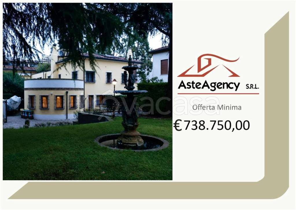 casa indipendente in vendita a Padova in zona Sacra Famiglia