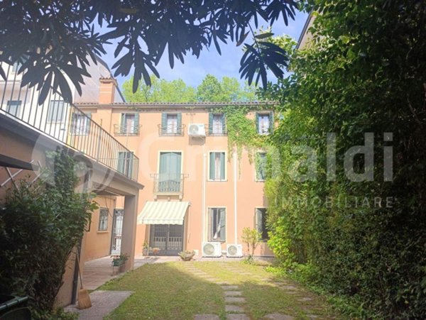 casa indipendente in vendita a Padova in zona Portello