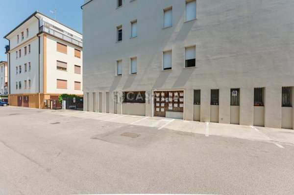 ufficio in vendita a Padova in zona Arcella
