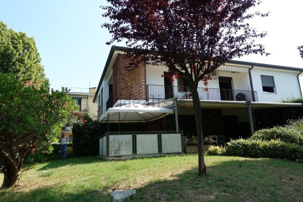casa indipendente in vendita a Padova in zona Brentelle