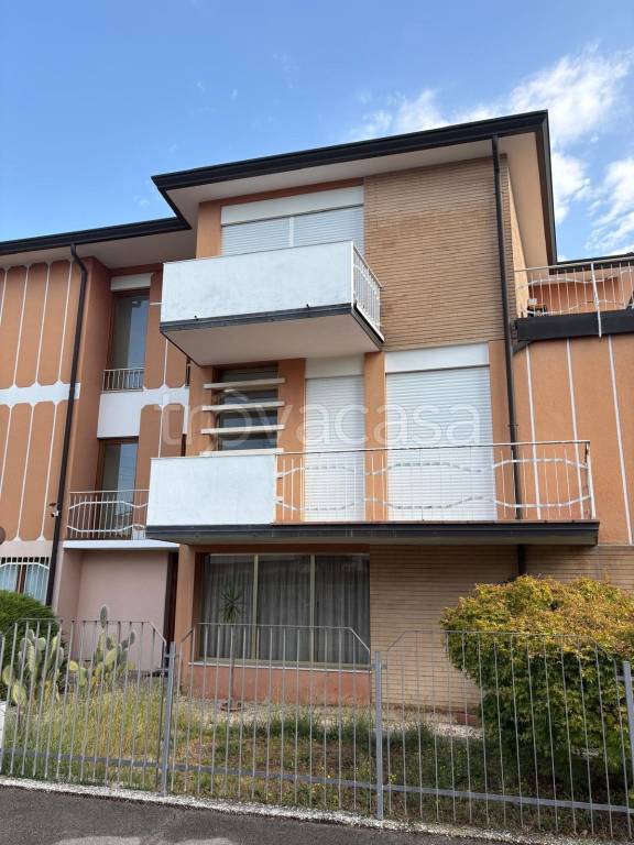 casa indipendente in vendita a Padova in zona Brentelle