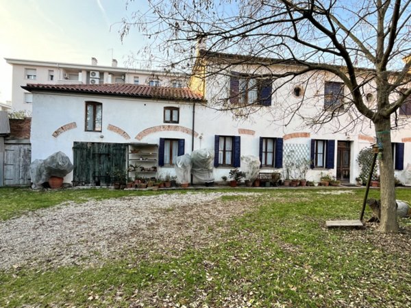 casa indipendente in vendita a Padova in zona San Carlo