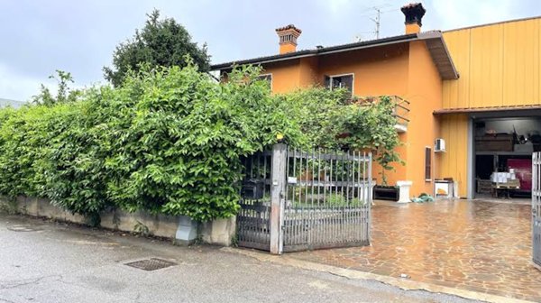 casa indipendente in vendita a Padova in zona Bassanello