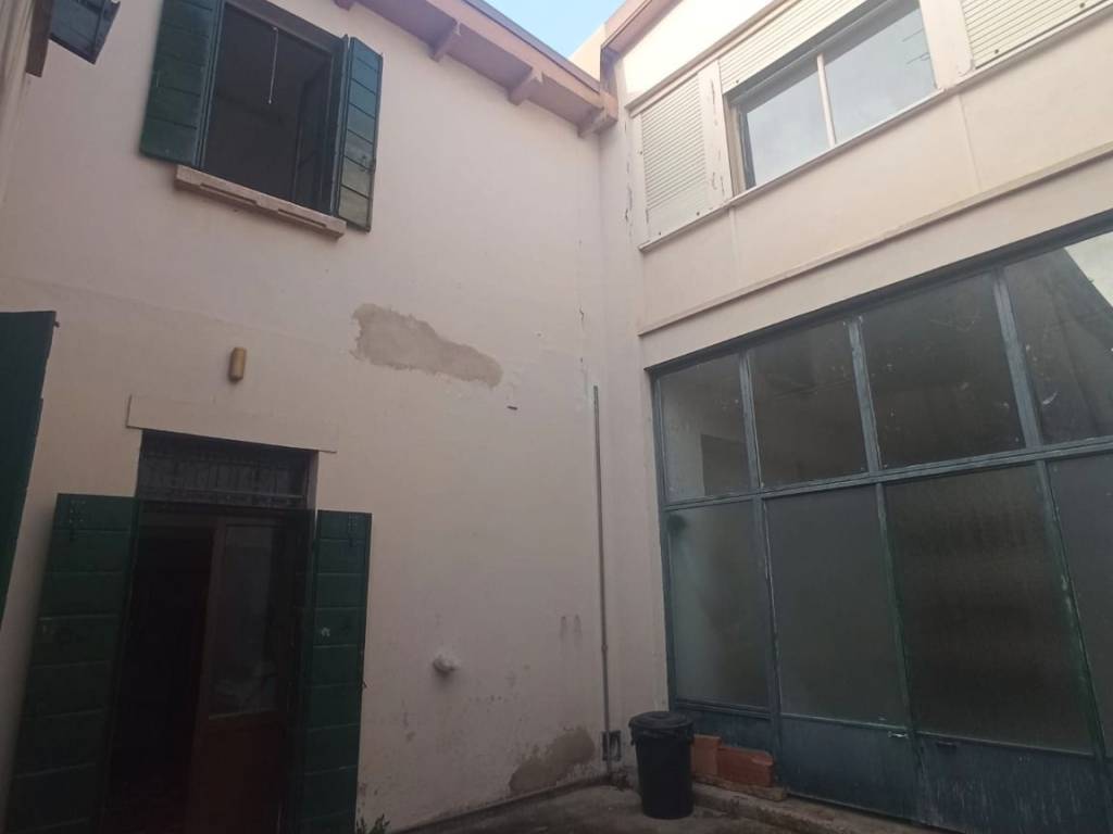 casa indipendente in vendita a Padova in zona Porta Trento