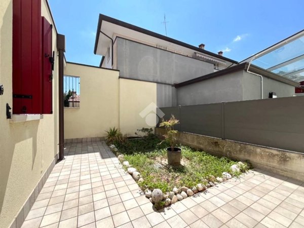 casa indipendente in vendita a Padova in zona Guizza