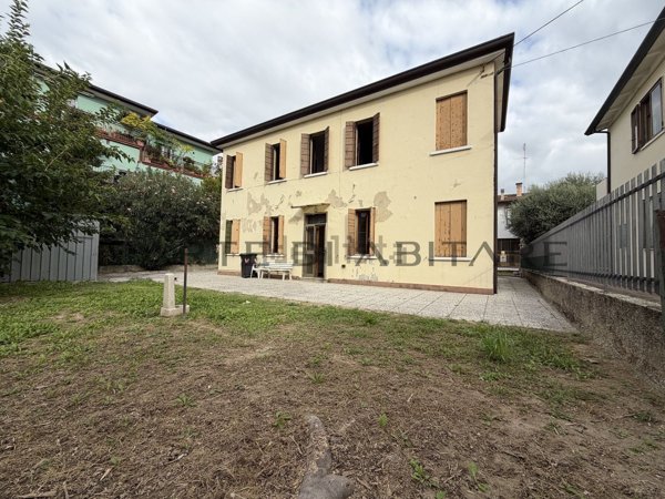 casa indipendente in vendita a Padova