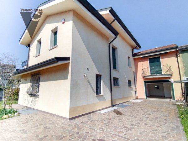 casa indipendente in vendita a Padova in zona San Carlo