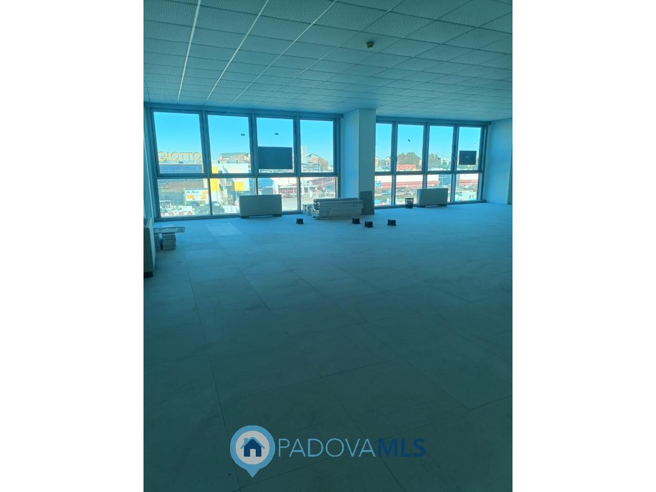 ufficio in vendita a Padova in zona Stanga