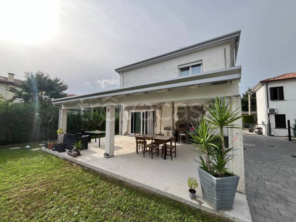 casa indipendente in vendita a Padova in zona Montà