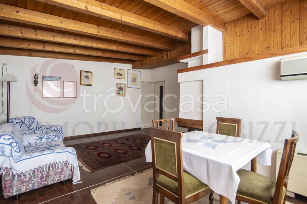 casa indipendente in vendita a Padova in zona Sant'Osvaldo / Santa Rita